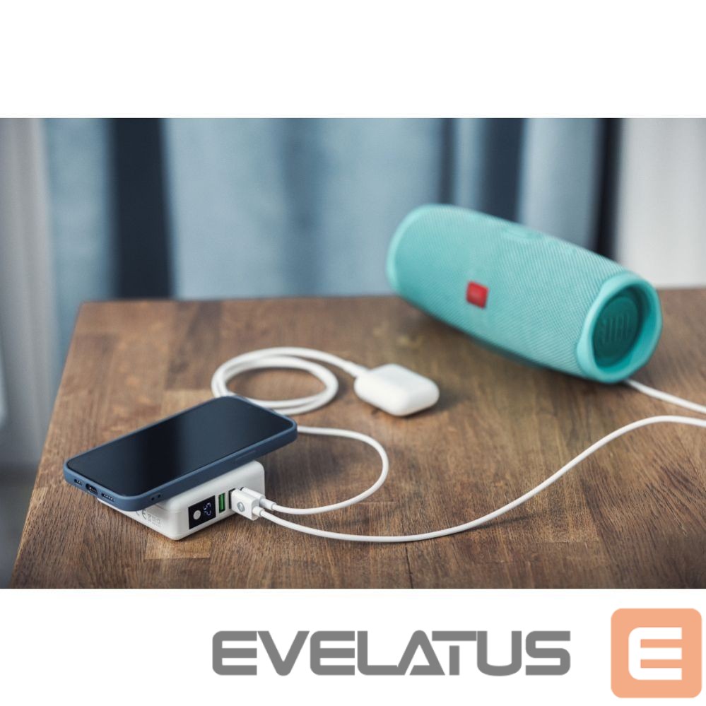Adapteris Forcell Multifunction charger Forcell F-Energy 4in1 2 x USB A + USB C 15W + power bank 8000mAh + wireless charging white