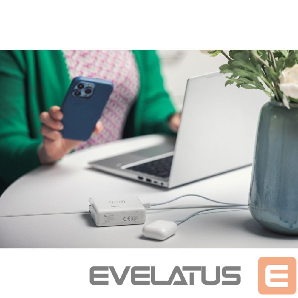 Adapteris Forcell Multifunction charger Forcell F-Energy 4in1 2 x USB A + USB C 15W + power bank 8000mAh + wireless charging white