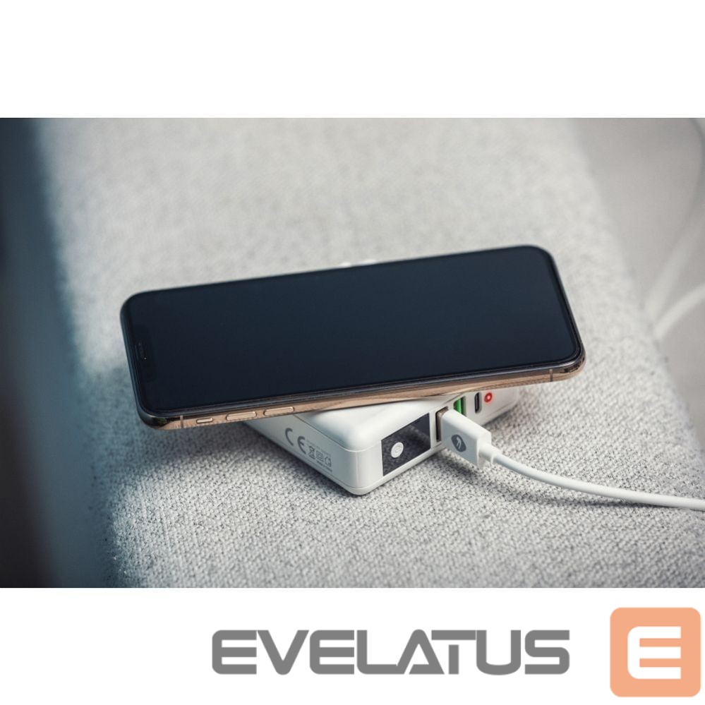 Adapteris Forcell Multifunction charger Forcell F-Energy 4in1 2 x USB A + USB C 15W + power bank 8000mAh + wireless charging white