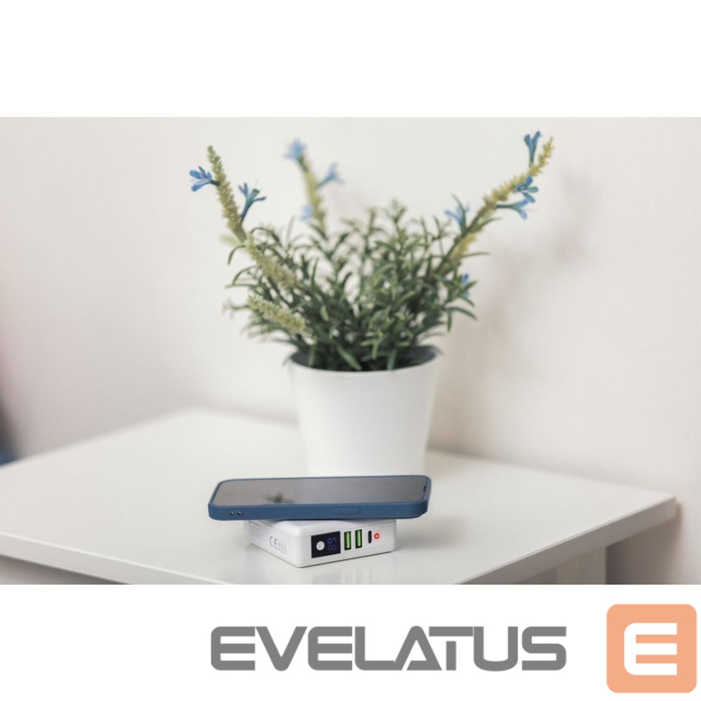 Adapteris Forcell Multifunction charger Forcell F-Energy 4in1 2 x USB A + USB C 15W + power bank 8000mAh + wireless charging white