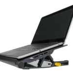 Austiņas ar mikrofonu Targus  Stand | Chill Mat with 4 USB-A Port Hub - for up to 16-inch Laptops | Black/Grey 